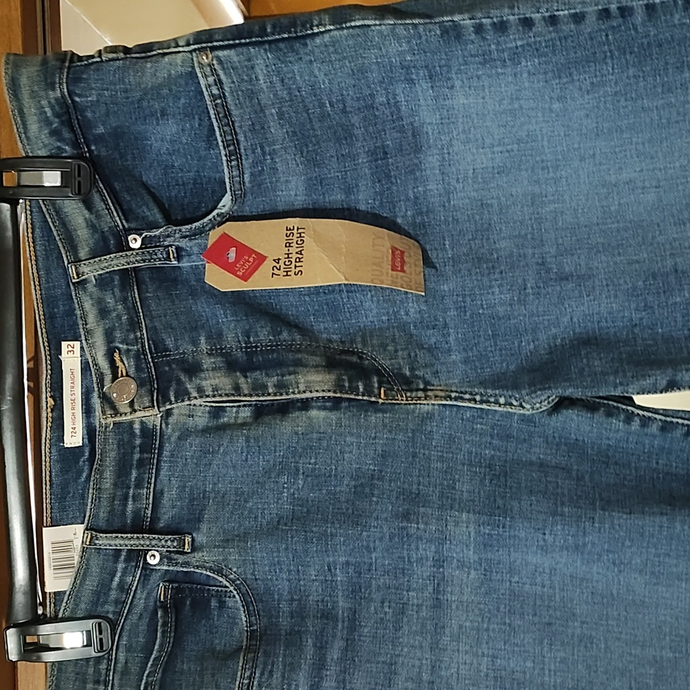 Levi's - Picture 3 of 3